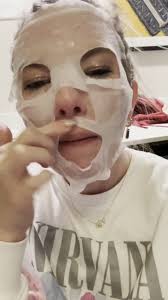 Who has a normal ladies' nite anymore with this sound #theconnersister...