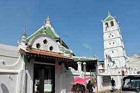 Masjid kampung keling merupakan antara masjid yang tertua di melaka yang telah dibina. Masjid Kampung Kling Mosque Picture Of Holiday Inn Melaka Tripadvisor
