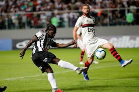 6a rivalidade nasceu na época em que os clubes possuíam dois dos melhores elencos do brasil, quando jogadores de ambas as equipes figuravam como destaques na seleção brasileira. Atletico X Flamengo Assista Aos Melhores Momentos Do Jogo Da 5Âª Rodada Do Brasileirao