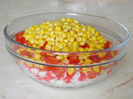 салат с копченой курицей и кукурузой и крабовыми палочками Salat Kleopatra S Kuricej I Krabovymi Palochkami Na Novyj God Recept S Foto Poshagovo 1000 Menu