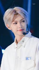 Felix Sweet's Instagram, Twitter & Facebook