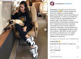 Vajna tímea instasztorijaiból az is kiderül, hogy az itthon töltött idő után visszarepült, és barátnőivel töltötte az estét los angelesben, hogy a macskái most álmosak az időeltolódás miatt, illetve hogy. Andy Vajna Felesegenek A Macskaja Amerikaba Repult Egy Magangepen Merce