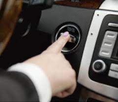 La voiture sans permis, que l'on appelle également voiturette est un véhicule à moteur de deux places maximum, ayant une vitesse maximale inférieure à 45 km/h et d'un poids inférieur à 425 kilos à vide. Location Voiture Sans Permis Entre Particuliers Louer Entre Voisins Kiwiiz
