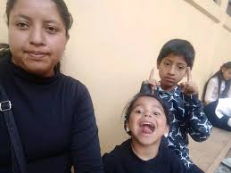 Buenas tardes, ella es Leyda Sánchez Salinas y la estamos tratando de  localizar desde el día jueves 18 de julio no sabemos nada de ella, ah su  cargo lleva sus 2 pequeños