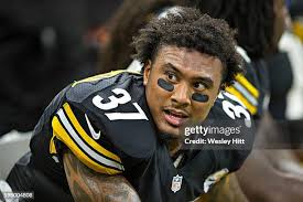 306 Jordan Dangerfield Photos & High Res Pictures