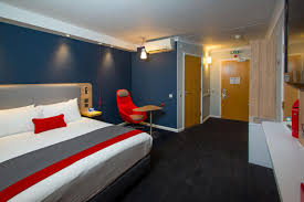 Central bath hotel near thermae bath spa and bath university with breakfast included.holiday inn express® bath is a couple of miles from the city centre. Holiday Inn Express Bath Pet Policy