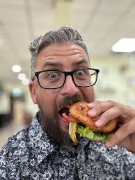 I-5 Cafe and Creamery‎