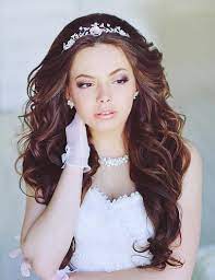 Diademe Mariage L Accessoire Indispensable Pour Votre Coiffure Maison 2018 Diademe Mariage Coiffure Mariage Cheveux Long Diademe