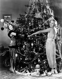 The main thing to keep in mind when decorating for a 1920s party is to be glamourous. 1920s Christmas Parties The Jazz Spivs The Jazz Spivs A 1920s Jazz Band