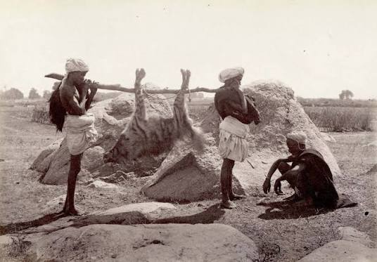 Bonhams : HOOPER (WILLOUGHBY WALLACE) Military life and native scenes in Central and Southern India, 1880s
