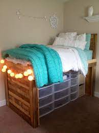 10 Easy Ways To Save Space In Your Dorm Room Dorm Room Diy Dorm Room Storage Dorm Room Organization