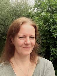 Ansprechpartner*innen