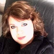 Lola Morrison's Instagram, Twitter & Facebook