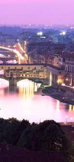 It is surrounded by rolling hills that are covered with villas, vineyards, and orchards. Florence Italy Wallpaper For Iphone 12 Pro
