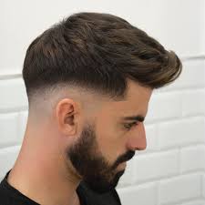 The mid fade is a versatile look that goes well with many men's hairstyles. Los 40 Cortes De Pelo Para Hombres Que Estan De Moda En El 2020