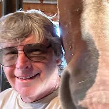 A Bench and a Jar of Jelly eBook : Hoover, Leon, Hoover, Luke:  Amazon.co.uk: Kindle Store