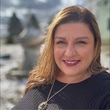 Okay, we just got back from 4 days in the parks and I wanted to share about  shoes for plus size (and really anyone who may find this helpful) people.  Couple of