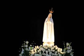 Our lady of fátima (pronounced ˈfatimɐ) is the title given to the vision of the blessed virgin mary that was said to have appeared before three shepherd children at fátima, portugal on the 13th day of six consecutive months in 1917, starting on 13 may, the fátima holiday. Fatima Shrine Sanctuary Of Fatima And Luz Houses My Faces And Places