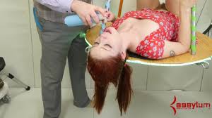 维奥莱特·梦露 公鸡 统治 下 解剖 快感