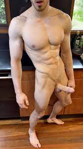 Horny nude stud - Nude Muscle Boys