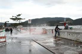 MAIS SANTOS // Ressaca atinge a Ponta da Praia e deve continuar ...