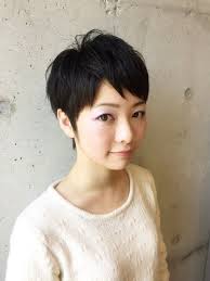 イメチェン バッサリ ロングからの ベリーショート 髪型 ベリーショート レディース ショートヘアの前髪 ショートのヘアスタイル