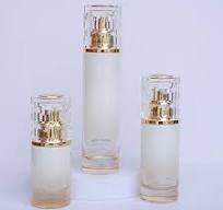 Wholesale Luxury Gold Cosmetic Glass Jar Silver Skincare Face Cream  Container with Screw Cap Base and Spoon 50g