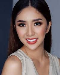 Erika Ruth's Instagram, Twitter & Facebook