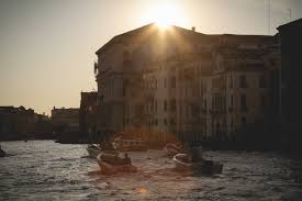 Resultado de imagen de besos en Venecia