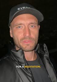 Thomas Kralow Speaking Latvian