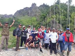 Pembangunan Jembatan Gantung Penghubung Dua Desa Di Kampung Ciparay Segera Selesai Jembatan Gantung Pedesaan Bangunan