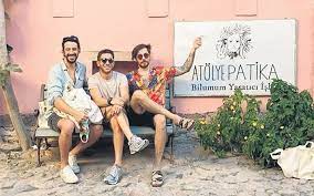 Oyuncu dilan çiçek deniz, önceki gün sevgilisi alihan aloğlu ile bebek'te objektiflere yansıdı. Dilan Cicek Deniz Yeni Sevgilisi Alihan Aloglu Ile Yakalandi Haber3