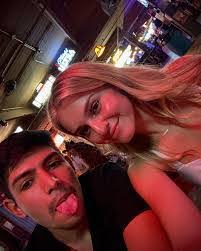 Summer Lester's Instagram, Twitter & Facebook