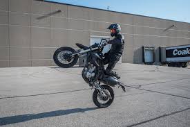This video is about freeing up an outboard motor that is seized and won't turn at all. Homeboy S Motor Locked Up On The Way Out But He Still Showed Up Just To Take Spicy Photos Imgur