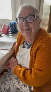 Grandma’s message for rainy days 🌧☔️ #grandma #grandmasoftiktok #rainyday  #fyp #fyp #usa #fbpost #viralshorts #wisdom #trending