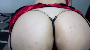 puta amateur muestra su concha y su culo perfecto en tanga de hilo dental -  XNXX.COM