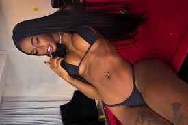 Victoria Simons nua: nudes da influencer de luxo pelada no Privacy