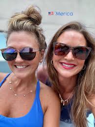 we say no to fudgesicles and taquitos 🙌🏼 Stuart & Doreen Larkin from Mad  TV — they might be our favorite pair yet 😅 I loooooved watching this duo  growing up, and