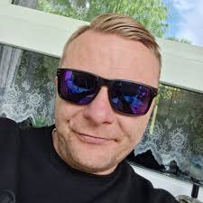 Genialne! Mężczyzna został skazany na 5 lat więzienia za kradzież miliona  dolarów. Rok po rozpoczęciu odsiadki otrzymał list od ojca: „Drogi synu,  zostałem sam na starość i chorobie. Nadszedł czas siewu, a