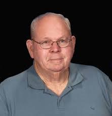 Liz Manns's Instagram, Twitter & Facebook