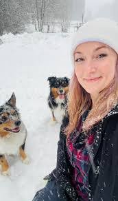 Sue Drouin's Instagram, Twitter & Facebook