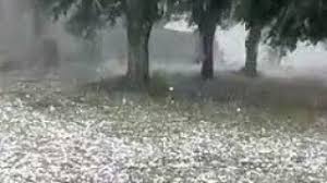 Segundo a defesa civil, choveu cerca de 20 milímetros e os ventos chegaram a 70 km/h. Chuva De Granizo Em Araras Sp Youtube