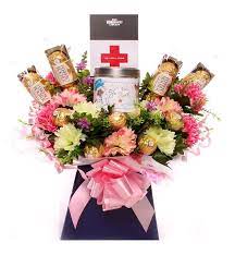 *based on all uk online florists rated on trustpilot or reviews.co.uk. Get Well Soon Candle Bouquet