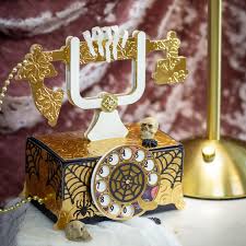 It's time to ✨dial up✨ some spooky fun this Halloween! Okay, so I may be  slightly obsessed with vintage phones, but I just love the way this little  gift box came together!!