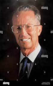 Riproduzione di un ritratto di King Baudouin (Boudewijn) del Belgio presso  la Santa Messa in suffragio dei defunti belga della famiglia reale, presso  la cattedrale di Laeken, Bruxelles, Belgio, 12 febbraio. Foto: