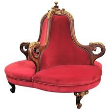 Maybe you would like to learn more about one of these? Italian Wood Gold Leaf Red Velvet Conversation Borne Round Settee Sofa 1980s For Sale At Pamono