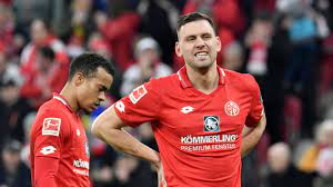 Ádám csaba szalai (born 9 december 1987) is a hungarian footballer who plays for german club 1. Mainz 05 Adam Szalai Wird Der Sturmer Jetzt Begnadigt Bundesliga Bild De