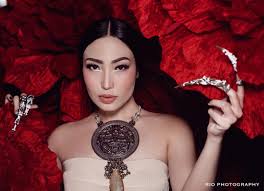 Pemeluk terbanyak berada di india. Biodata Ayu Dewi Lengkap Dengan Agama Karir Dan Foto Terbaru