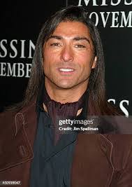 Jay Tavare's Instagram, Twitter & Facebook