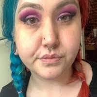 Shannon Roach's Instagram, Twitter & Facebook